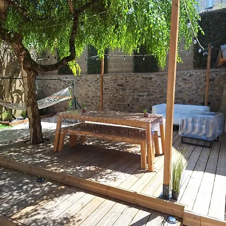 Cosy Rdc Centre Vu Chateau Et Jardin לאבאל