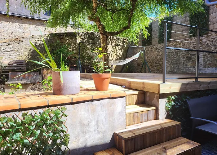 Cosy Rdc Centre Vu Chateau Et Jardin